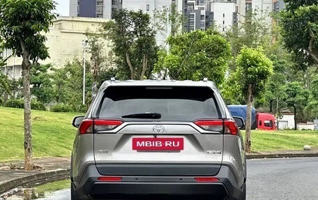 Toyota RAV4, 2020 год, 1 800 000 рублей, 8 фотография