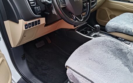 Mitsubishi Outlander III рестайлинг 3, 2019 год, 3 399 000 рублей, 9 фотография