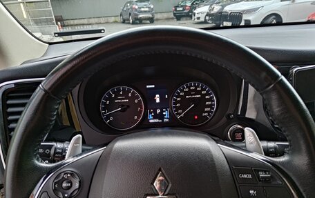 Mitsubishi Outlander III рестайлинг 3, 2019 год, 3 399 000 рублей, 11 фотография
