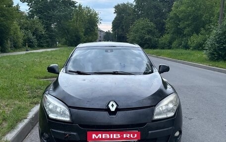 Renault Megane III, 2011 год, 500 000 рублей, 2 фотография