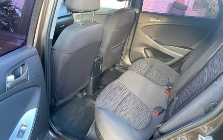 Hyundai Solaris II рестайлинг, 2015 год, 995 000 рублей, 15 фотография