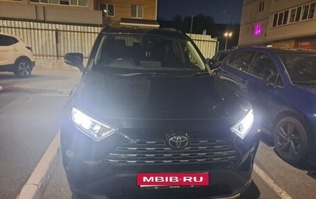 Toyota RAV4, 2019 год, 3 140 000 рублей, 4 фотография