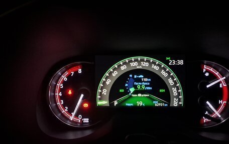 Toyota RAV4, 2019 год, 3 140 000 рублей, 10 фотография