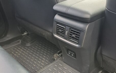 Toyota RAV4, 2019 год, 3 140 000 рублей, 18 фотография