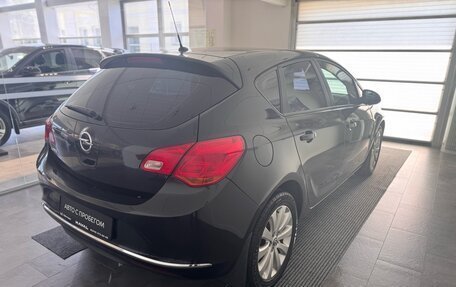 Opel Astra J, 2013 год, 700 000 рублей, 2 фотография