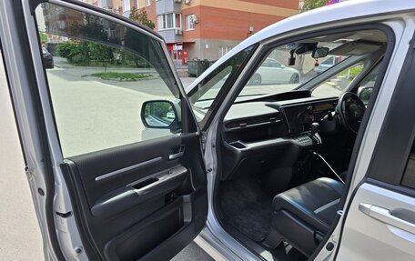 Honda Stepwgn IV, 2019 год, 2 490 000 рублей, 16 фотография