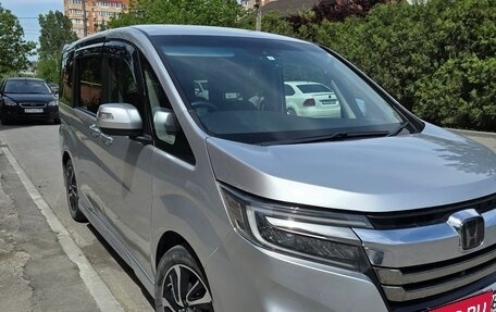 Honda Stepwgn IV, 2019 год, 2 490 000 рублей, 2 фотография