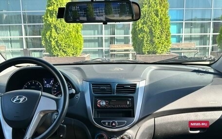 Hyundai Solaris II рестайлинг, 2013 год, 850 000 рублей, 3 фотография