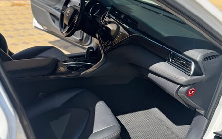 Toyota Camry, 2018 год, 2 500 000 рублей, 18 фотография