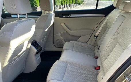 Skoda Superb III рестайлинг, 2015 год, 1 830 000 рублей, 10 фотография