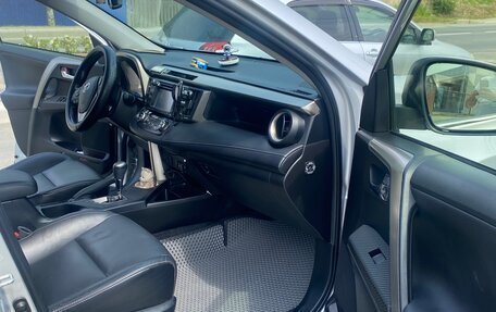 Toyota RAV4, 2013 год, 2 200 000 рублей, 14 фотография