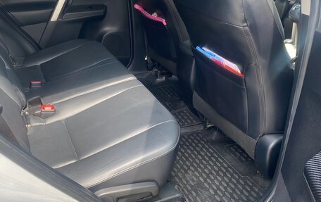 Toyota RAV4, 2013 год, 2 200 000 рублей, 13 фотография