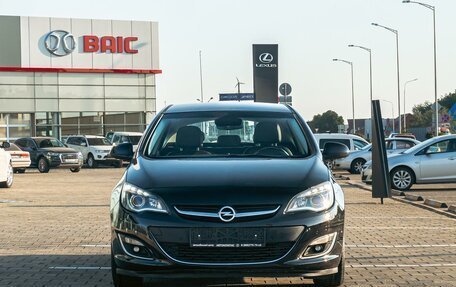 Opel Astra J, 2014 год, 855 000 рублей, 2 фотография