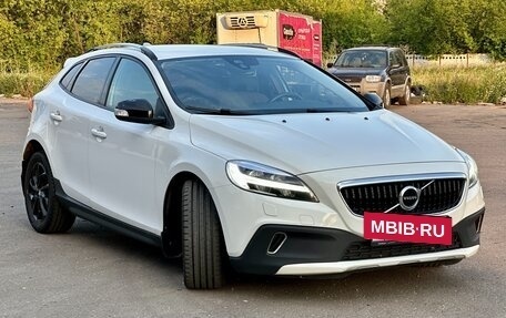 Volvo V40 Cross Country I, 2019 год, 2 280 000 рублей, 3 фотография