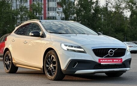 Volvo V40 Cross Country I, 2019 год, 2 280 000 рублей, 2 фотография