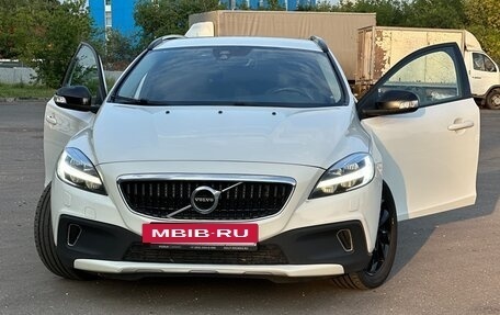 Volvo V40 Cross Country I, 2019 год, 2 280 000 рублей, 6 фотография