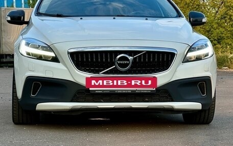 Volvo V40 Cross Country I, 2019 год, 2 280 000 рублей, 10 фотография