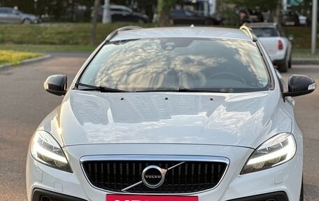 Volvo V40 Cross Country I, 2019 год, 2 280 000 рублей, 16 фотография