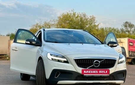 Volvo V40 Cross Country I, 2019 год, 2 280 000 рублей, 5 фотография