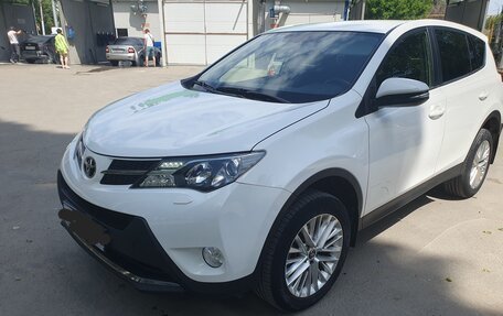 Toyota RAV4, 2014 год, 1 870 000 рублей, 2 фотография