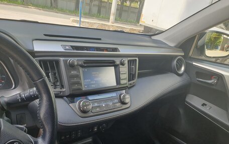 Toyota RAV4, 2014 год, 1 870 000 рублей, 10 фотография