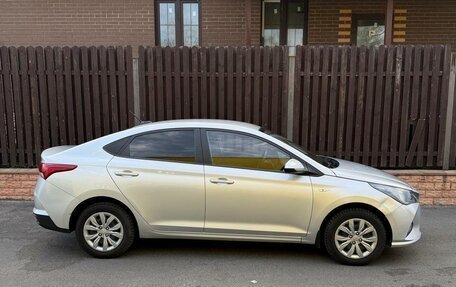 Hyundai Solaris II рестайлинг, 2020 год, 1 100 000 рублей, 2 фотография
