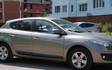 Renault Megane III, 2012 год, 650 000 рублей, 2 фотография