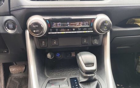 Toyota RAV4, 2022 год, 2 500 000 рублей, 10 фотография