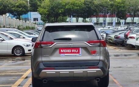 Toyota RAV4, 2022 год, 2 500 000 рублей, 3 фотография