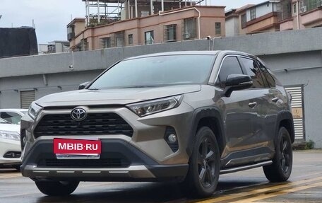 Toyota RAV4, 2022 год, 2 500 000 рублей, 2 фотография