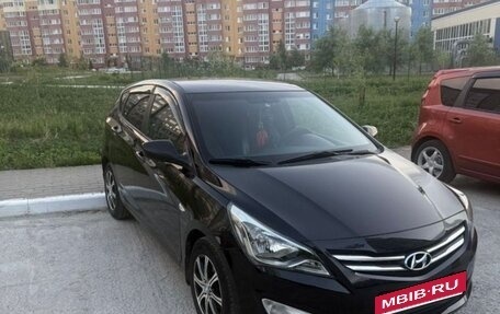 Hyundai Solaris II рестайлинг, 2015 год, 1 050 000 рублей, 4 фотография