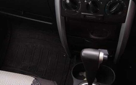 Toyota Ist II, 2004 год, 600 000 рублей, 7 фотография