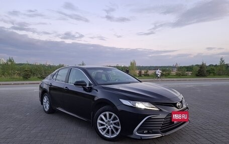 Toyota Camry, 2021 год, 2 425 000 рублей, 6 фотография