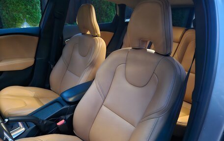 Volvo V40 Cross Country I, 2019 год, 2 200 000 рублей, 9 фотография