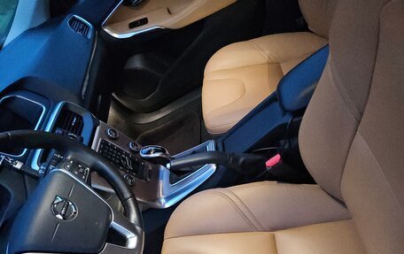 Volvo V40 Cross Country I, 2019 год, 2 200 000 рублей, 10 фотография