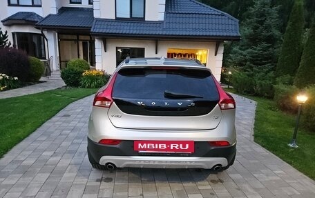 Volvo V40 Cross Country I, 2019 год, 2 200 000 рублей, 4 фотография