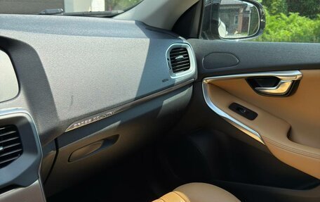 Volvo V40 Cross Country I, 2019 год, 2 200 000 рублей, 21 фотография
