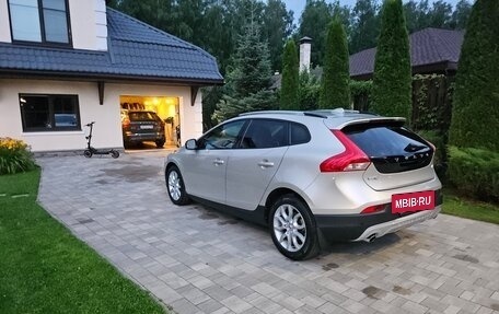 Volvo V40 Cross Country I, 2019 год, 2 200 000 рублей, 15 фотография