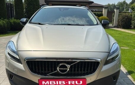 Volvo V40 Cross Country I, 2019 год, 2 200 000 рублей, 27 фотография