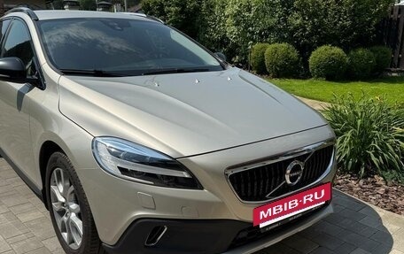 Volvo V40 Cross Country I, 2019 год, 2 200 000 рублей, 23 фотография