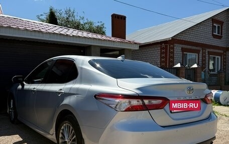 Toyota Camry, 2021 год, 3 089 000 рублей, 18 фотография