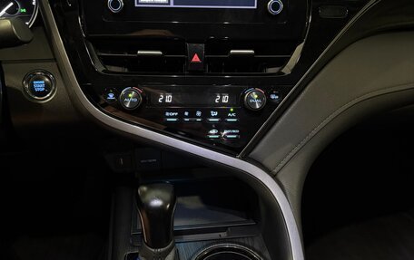 Toyota Camry, 2021 год, 3 089 000 рублей, 34 фотография