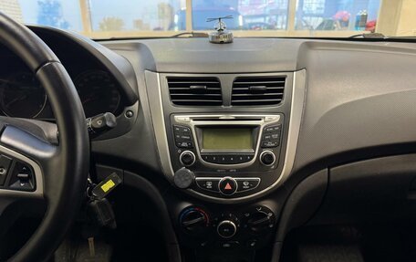 Hyundai Solaris II рестайлинг, 2013 год, 880 000 рублей, 12 фотография