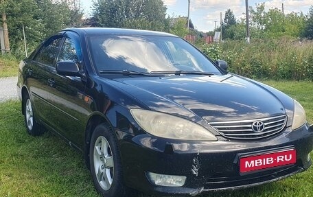 Toyota Camry V40, 2005 год, 697 000 рублей, 1 фотография