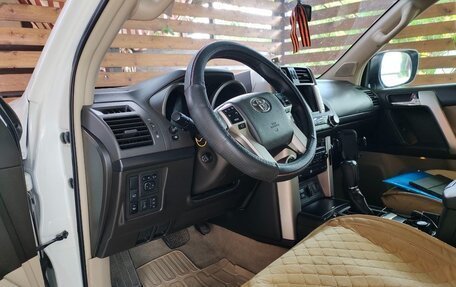 Toyota Land Cruiser Prado 150 рестайлинг 2, 2013 год, 3 499 000 рублей, 13 фотография