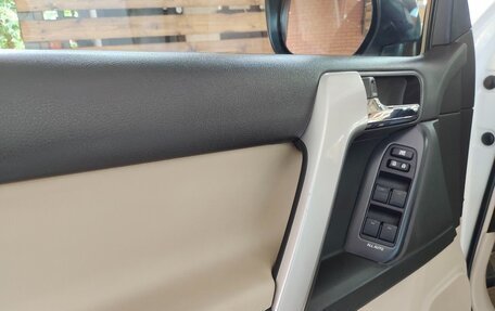 Toyota Land Cruiser Prado 150 рестайлинг 2, 2013 год, 3 499 000 рублей, 23 фотография