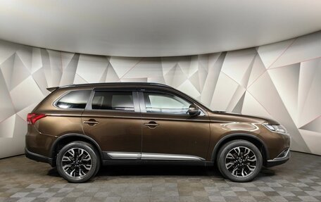 Mitsubishi Outlander III рестайлинг 3, 2021 год, 2 455 000 рублей, 6 фотография