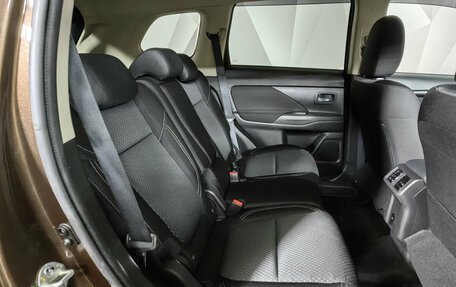 Mitsubishi Outlander III рестайлинг 3, 2021 год, 2 455 000 рублей, 12 фотография