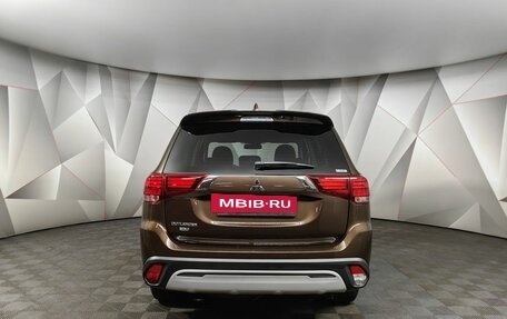 Mitsubishi Outlander III рестайлинг 3, 2021 год, 2 455 000 рублей, 8 фотография