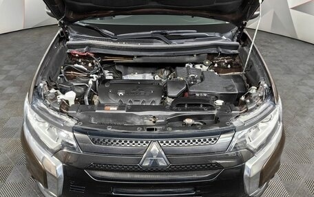 Mitsubishi Outlander III рестайлинг 3, 2021 год, 2 455 000 рублей, 18 фотография
